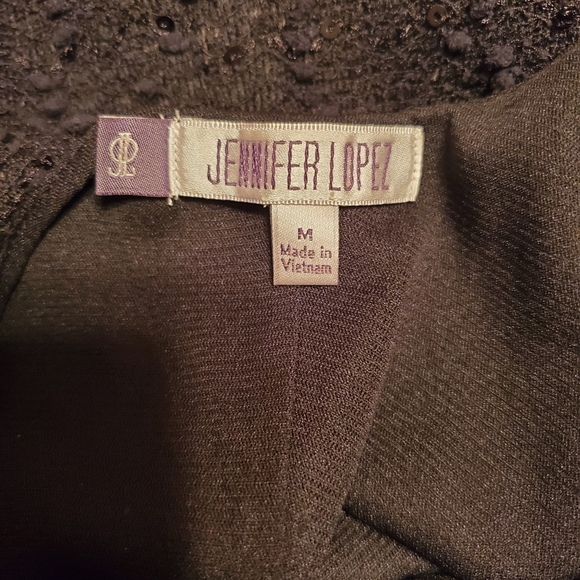 #946 Jennifer Lopez dress - Picture 2 of 3